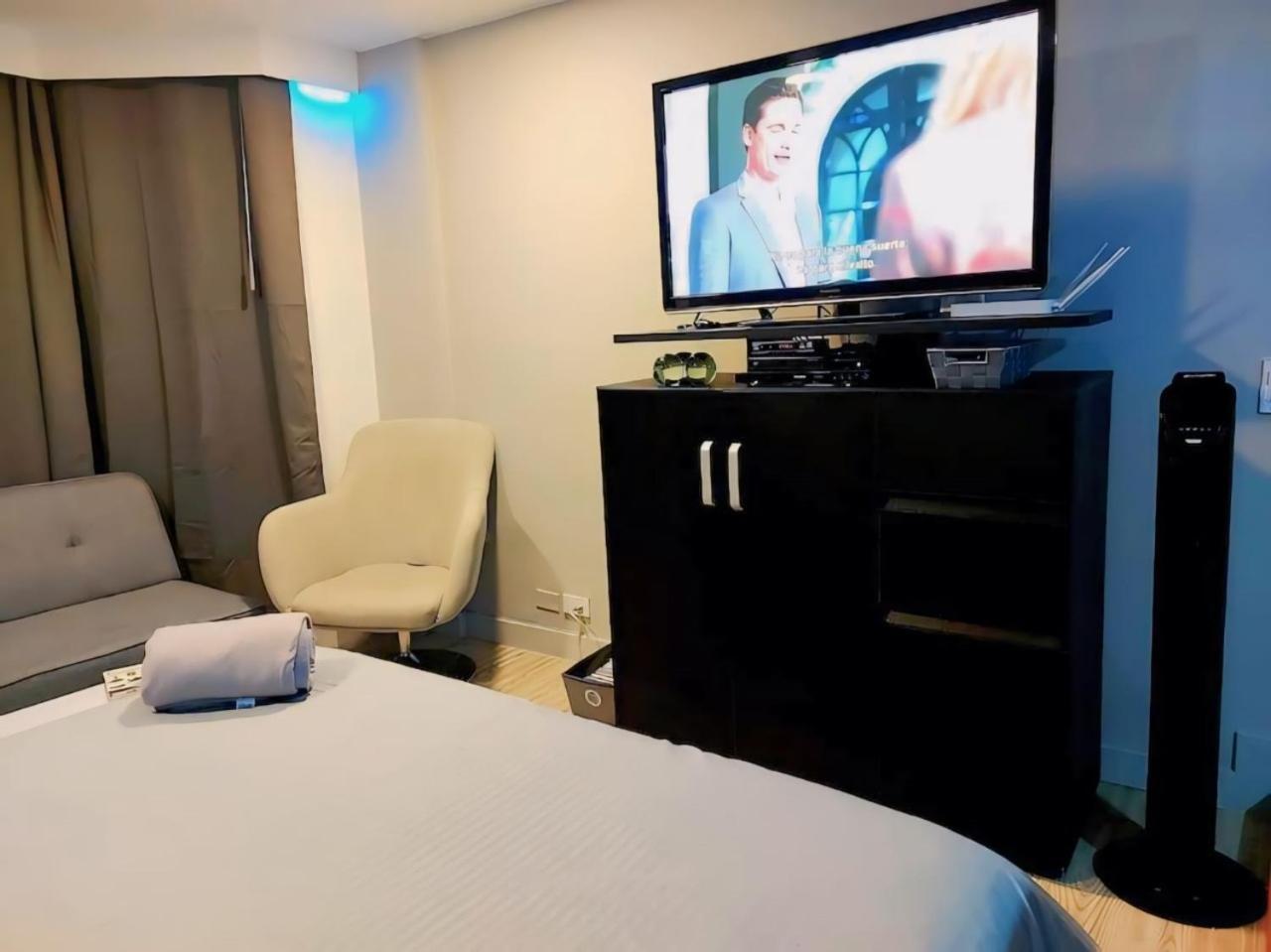 Apartment Executive Minutes From The Airport *