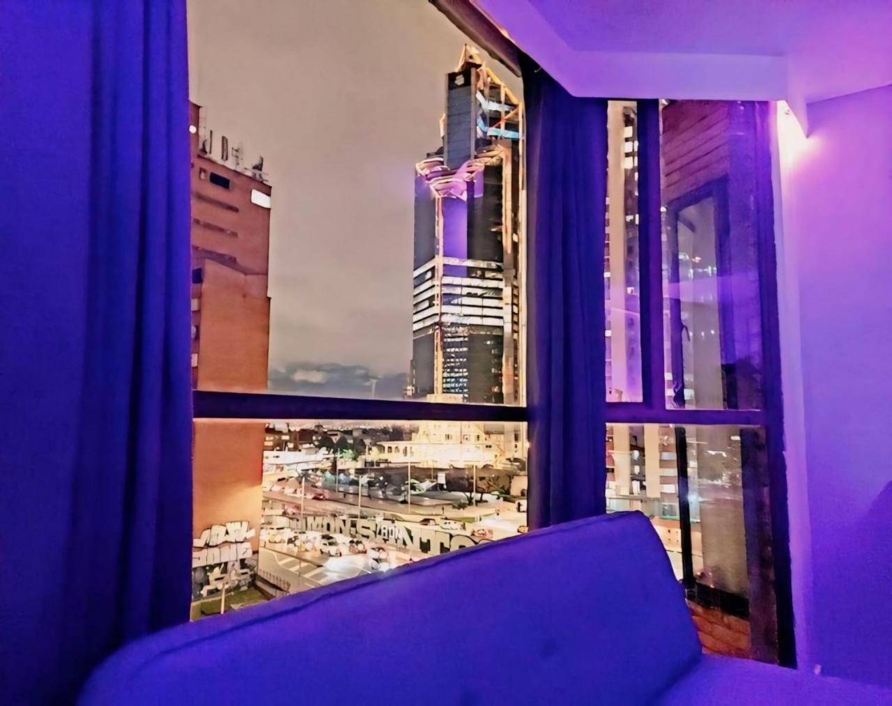 Executive Minutes From The Airport Apartment *